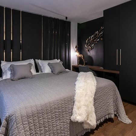 City Premium Rooms Old Town Zara Esterno foto