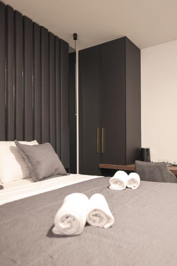 City Premium Rooms Old Town Zara Esterno foto