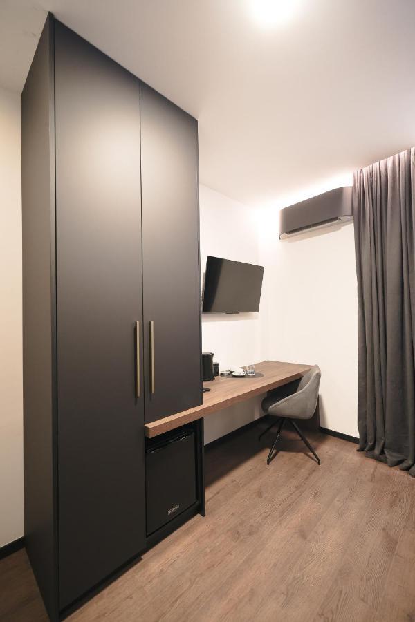 City Premium Rooms Old Town Zara Esterno foto