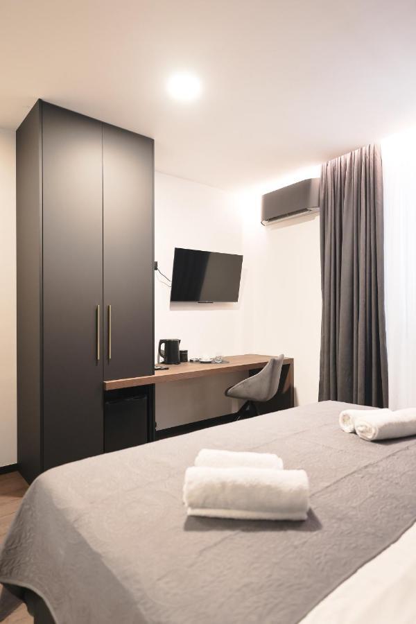 City Premium Rooms Old Town Zara Esterno foto