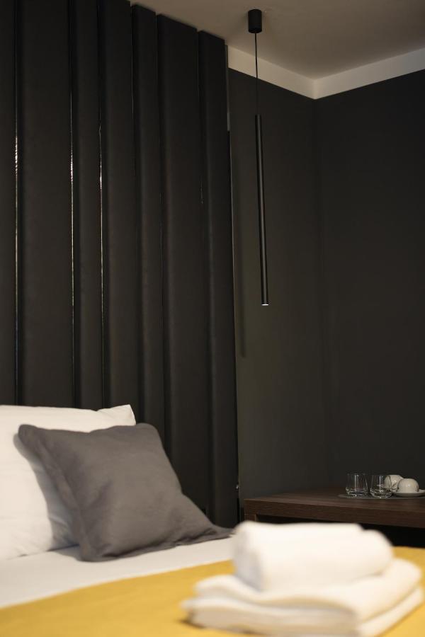 City Premium Rooms Old Town Zara Esterno foto