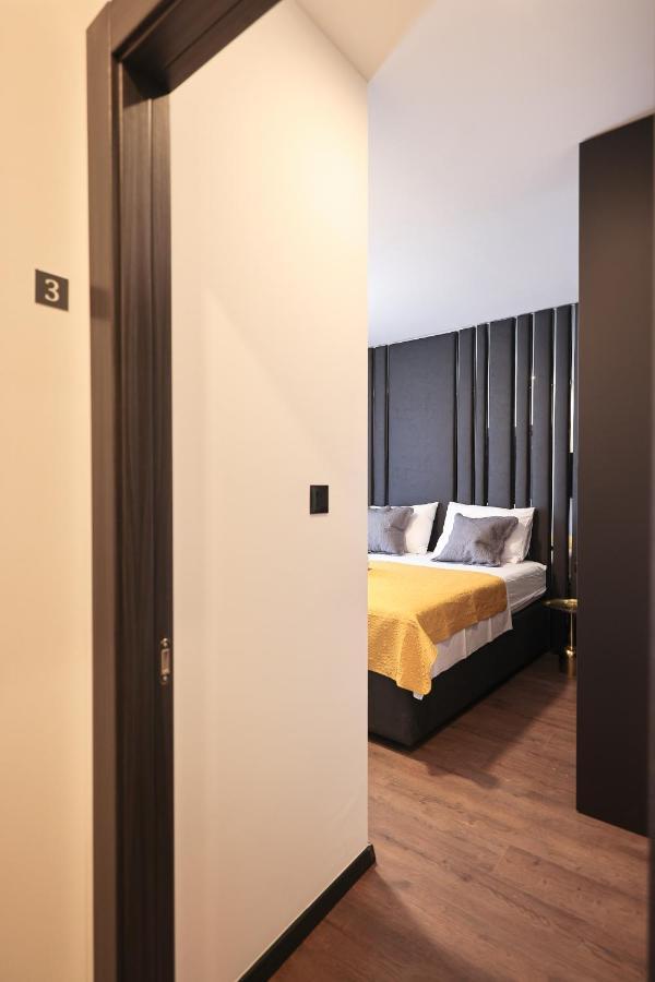 City Premium Rooms Old Town Zara Esterno foto