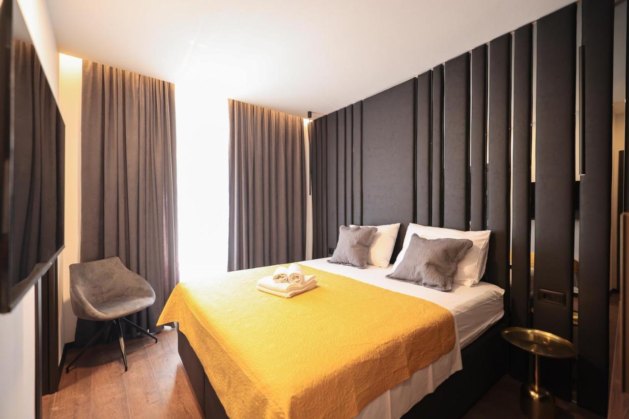 City Premium Rooms Old Town Zara Esterno foto