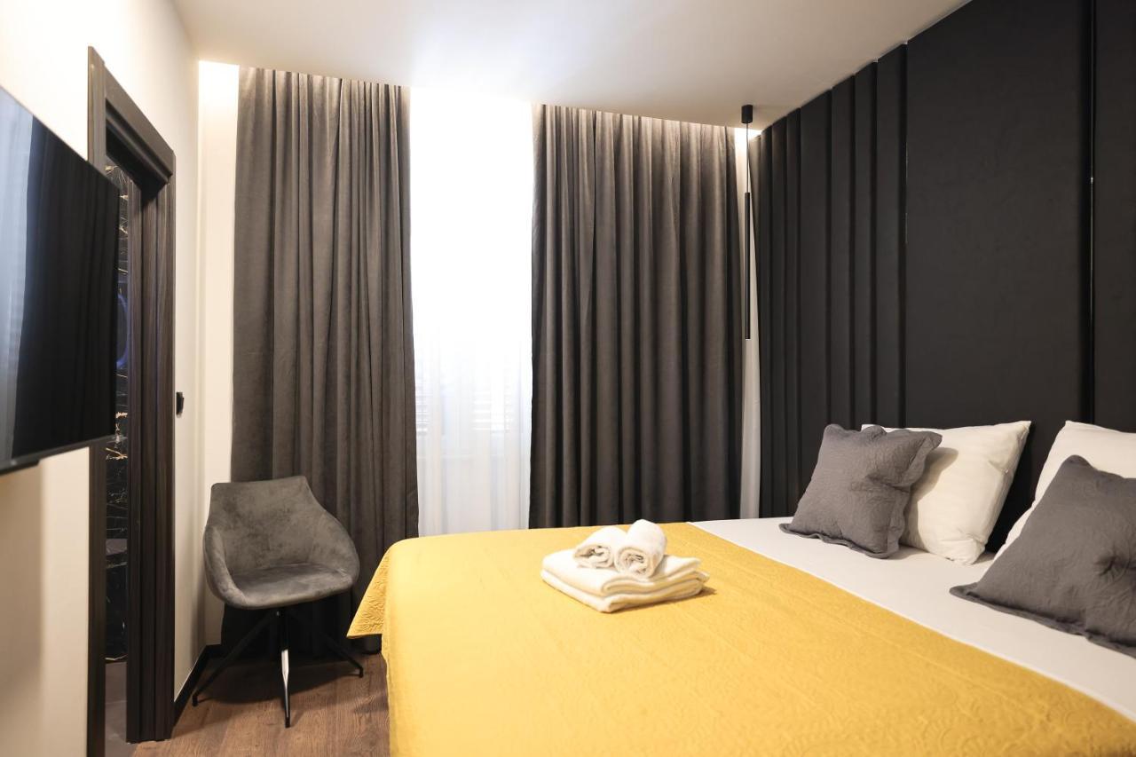 City Premium Rooms Old Town Zara Esterno foto