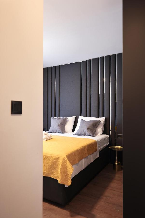 City Premium Rooms Old Town Zara Esterno foto