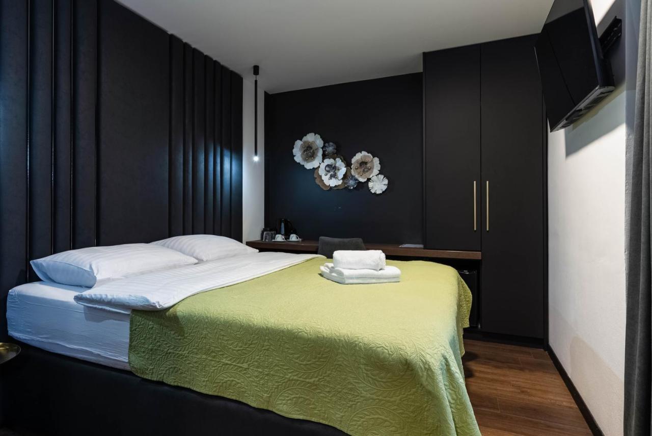 City Premium Rooms Old Town Zara Esterno foto