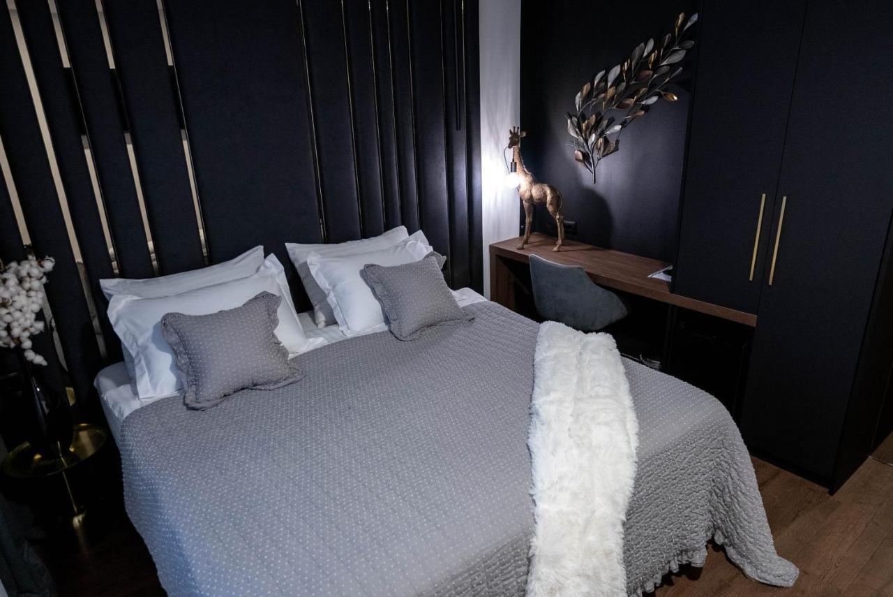 City Premium Rooms Old Town Zara Esterno foto